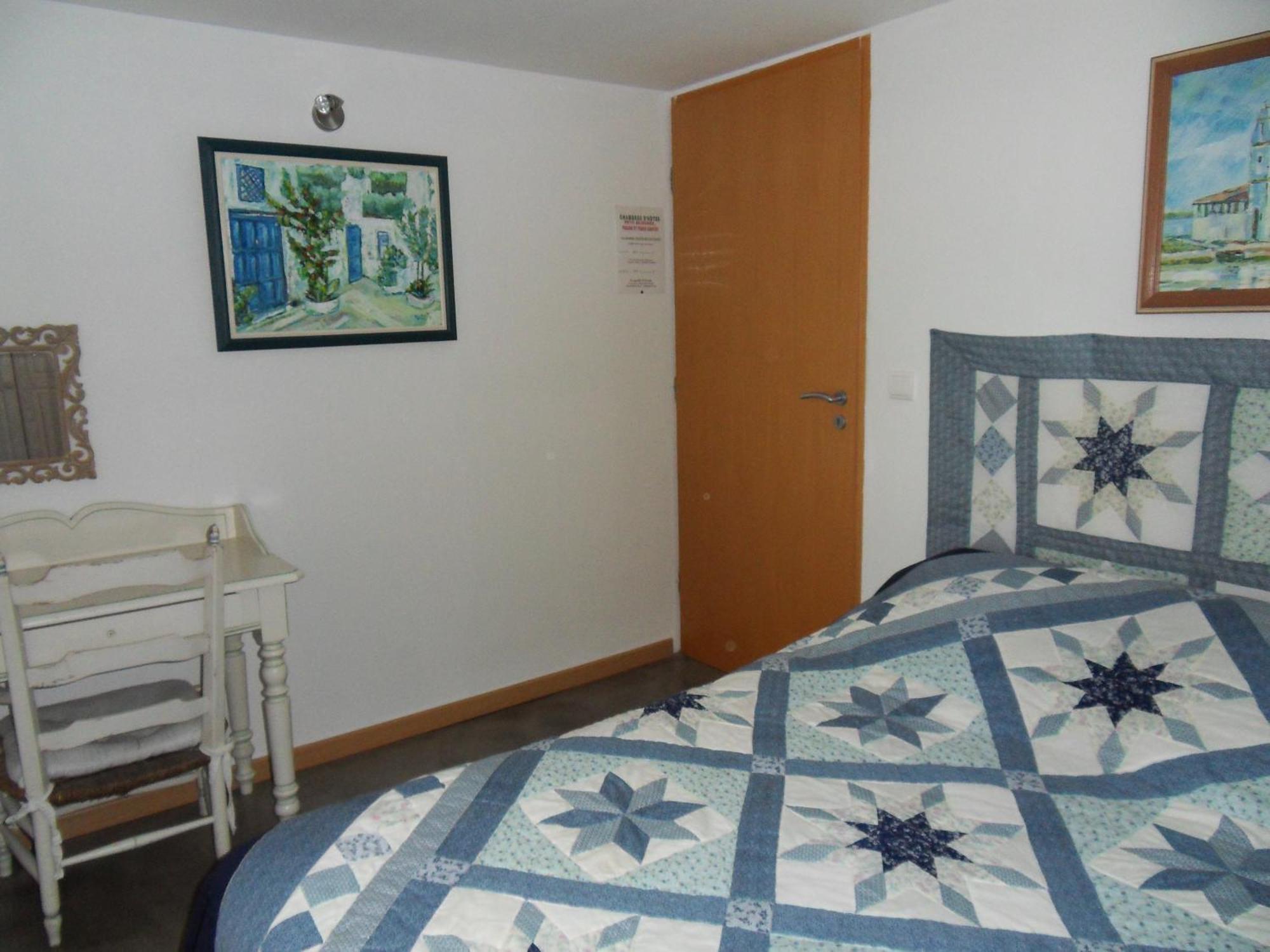 Le Jardin D'Ivana Chambres D'Hotes B&B Avec Piscine Chauffee Oppede Exterior photo