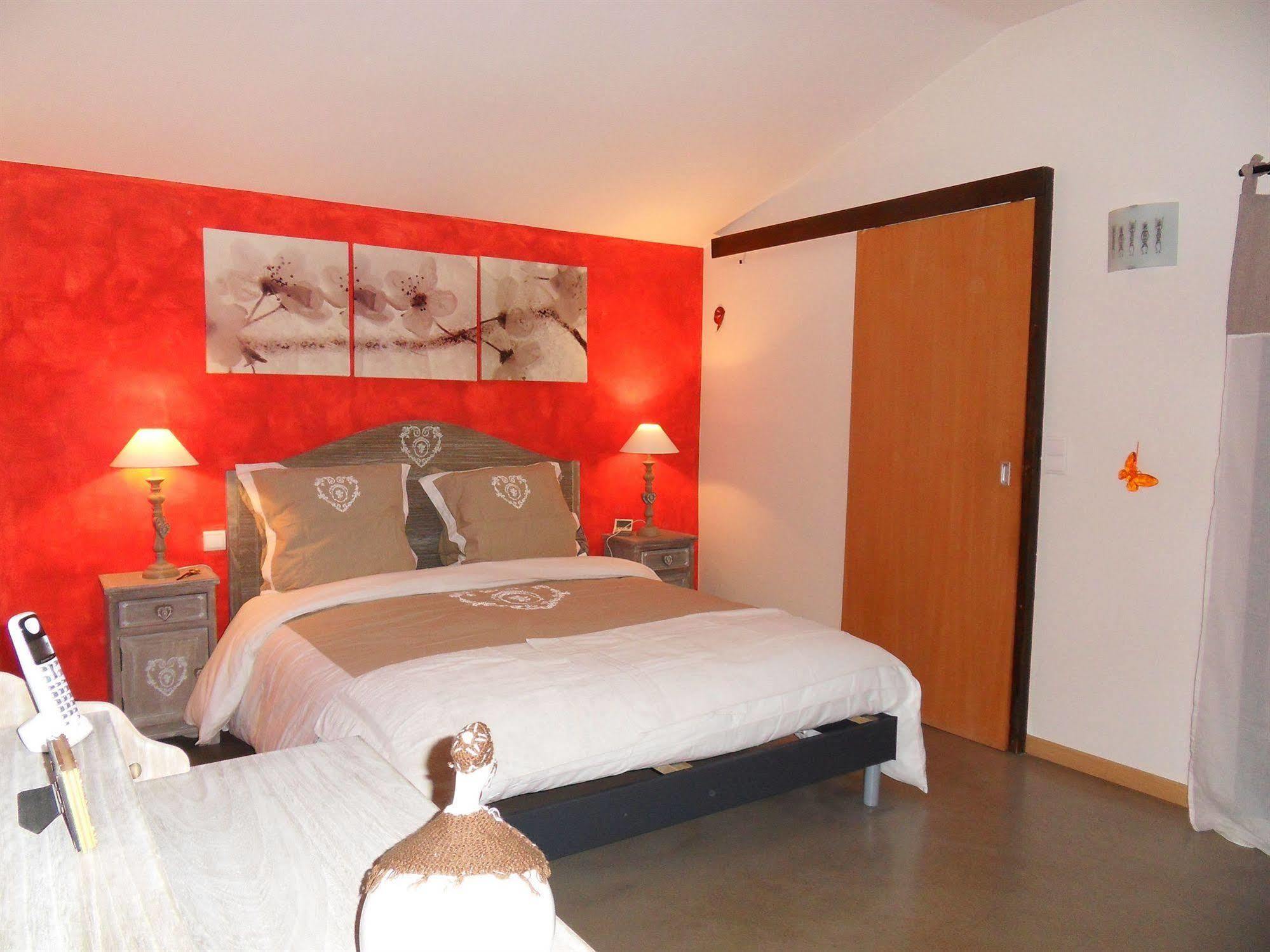 Le Jardin D'Ivana Chambres D'Hotes B&B Avec Piscine Chauffee Oppede Exterior photo